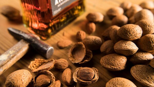 VILLA MASSA<br><br><strong>AMARETTO</strong> – Image 3
